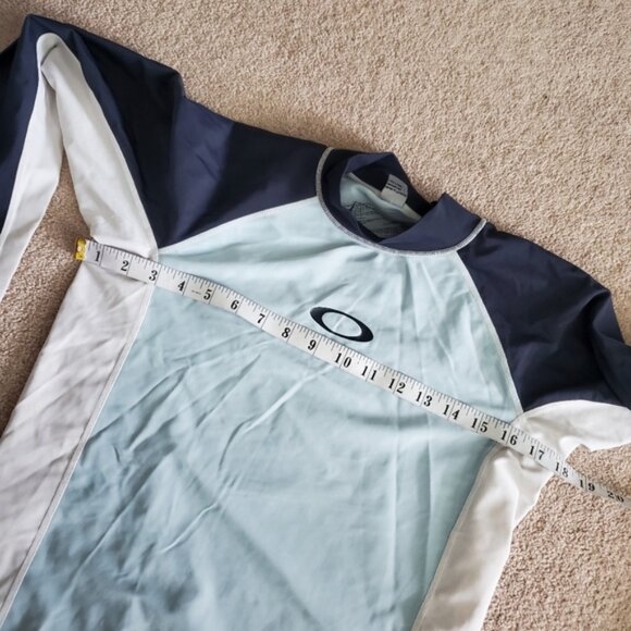 Oakley Colorblock Surf Swim Beach Resort Rashguard Top L - Picture 4 of 6
